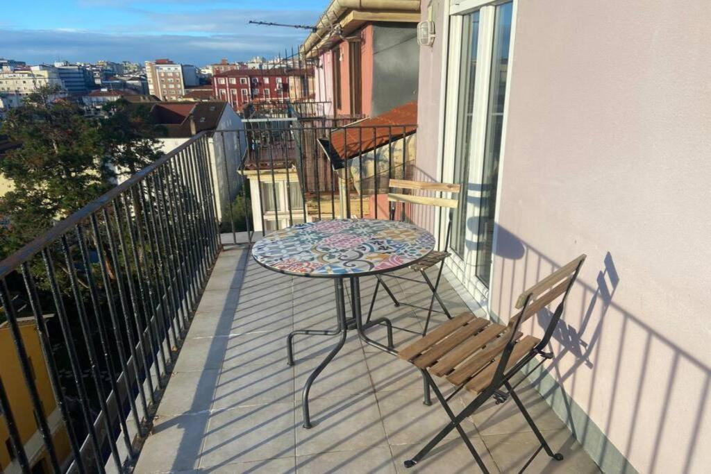 Acogedor Loft Con Vistas A La Ciudad Apartman Santender Kültér fotó